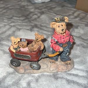 Boyd’s Bearstone Collection “Huck with Mandy,Zoe and Zack…Rolling Along